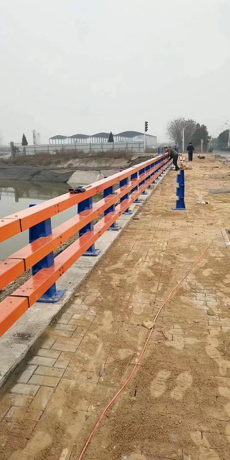 防撞护栏破损如何进行修复以及防腐涂装